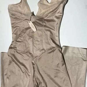 Victoria Secret Nude Lingerie Sleepwear Sz M NWT